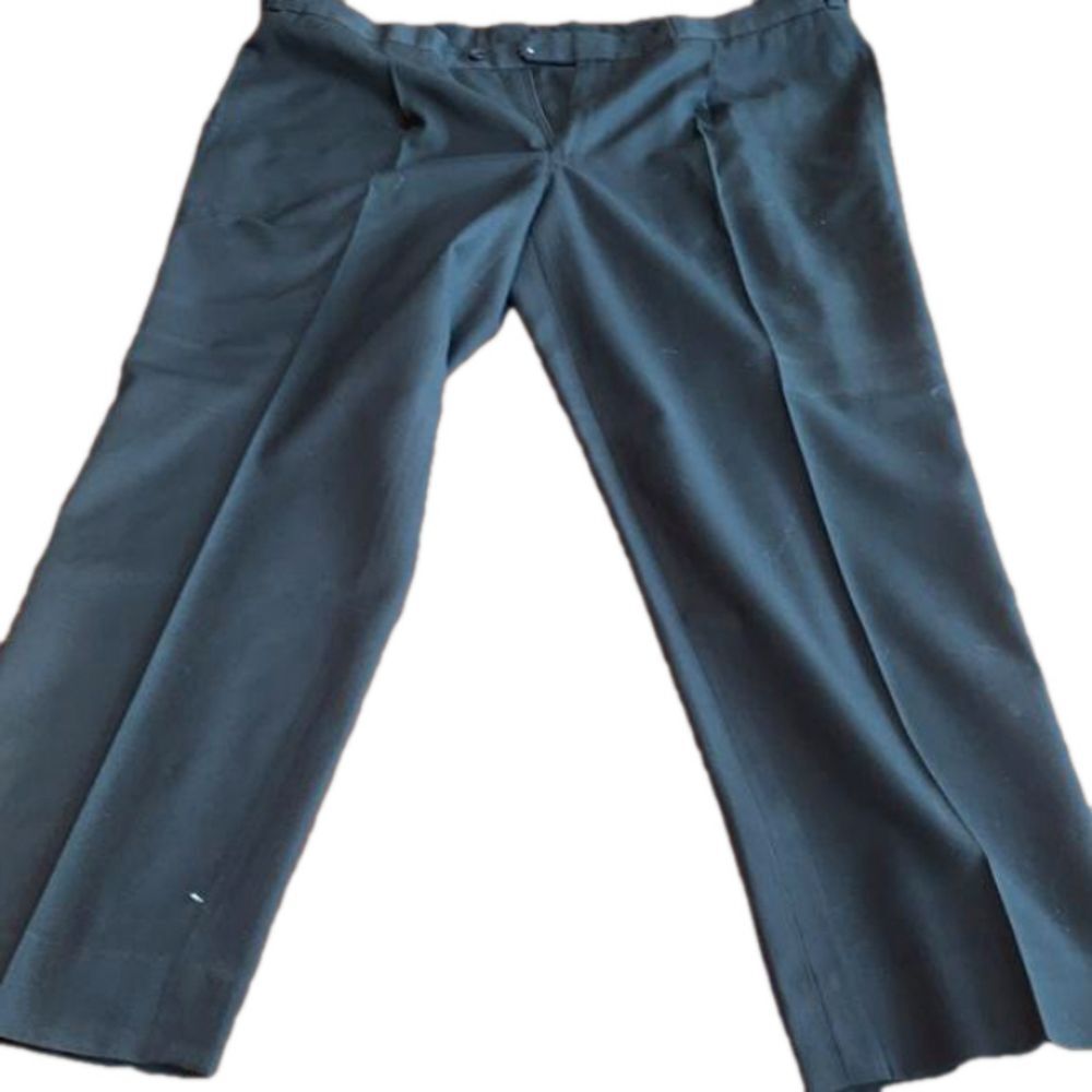 44x32 nice black adjustable dress pants in box 22